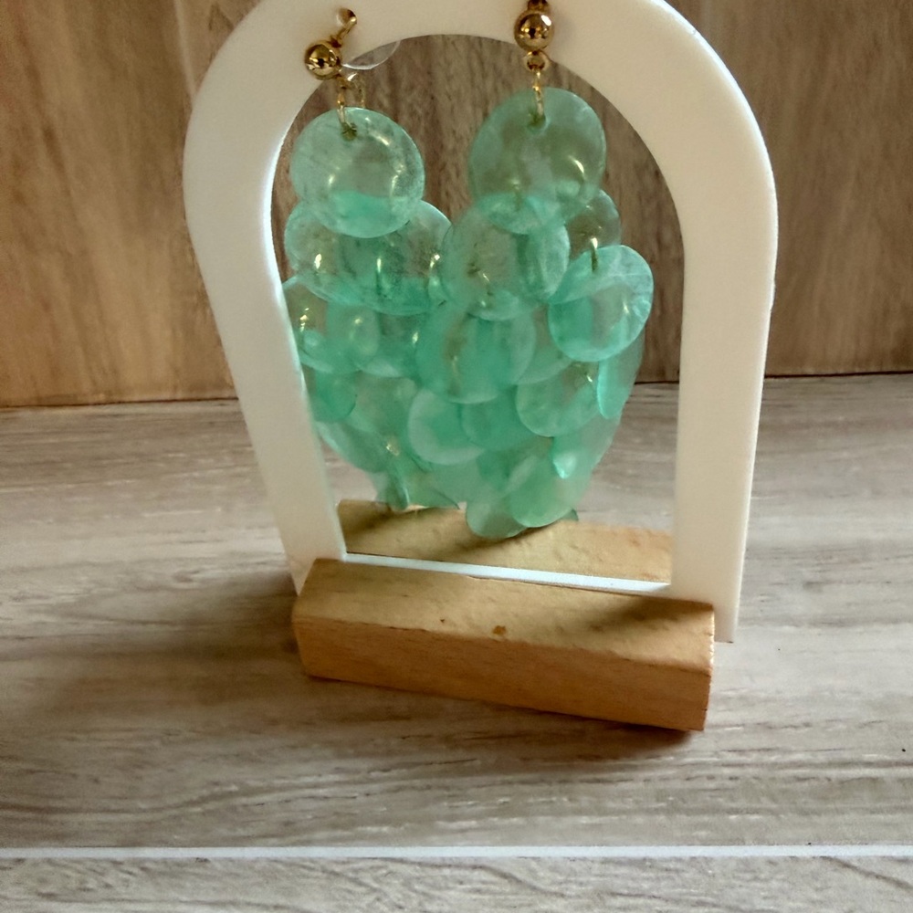 New tropical Chic Seafoam Green Dangle Earrings
